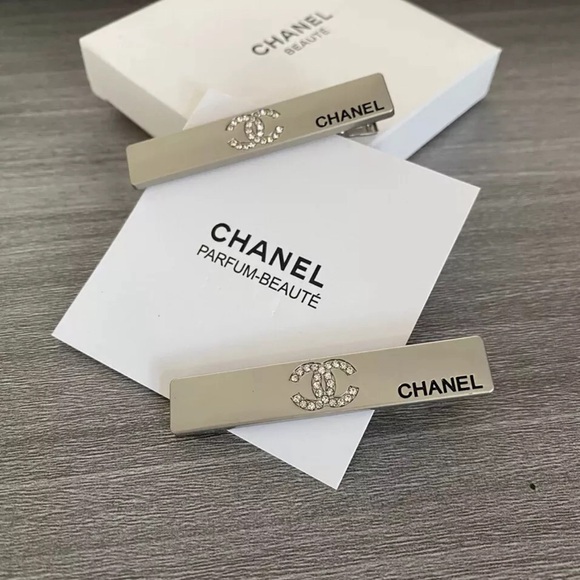 New With Box Chanel Beauty Hair Clip Gift Set 2 Pcs Rare Silver - Picture 3 of 4